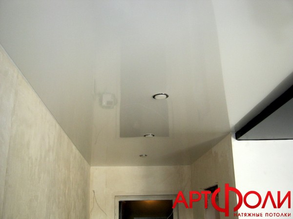 Пример матового потолка в коридор 3 м²