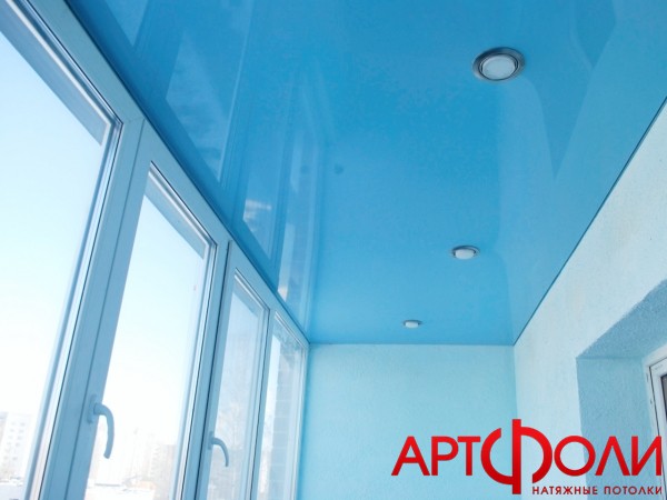Натяжные потолки на балкон