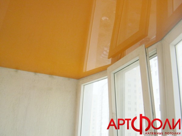 Натяжные потолки на балкон