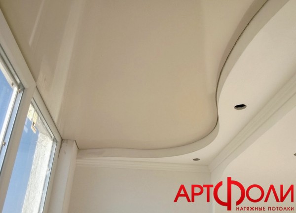 Натяжные потолки на балкон