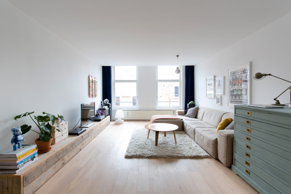 Натяжные потолки в современном стиле